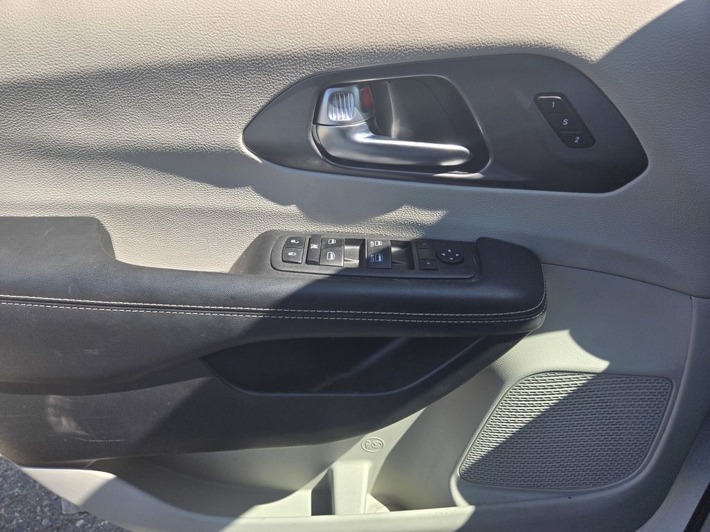 2022 Chrysler Pacifica Touring L Folsom CA
