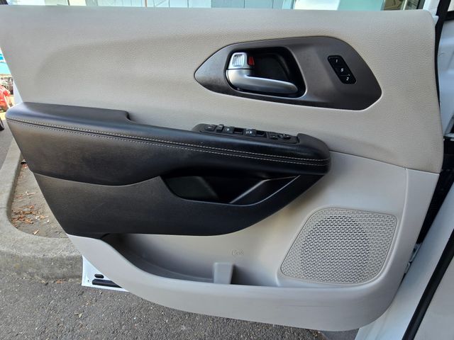 2022 Chrysler Pacifica Touring L Folsom CA