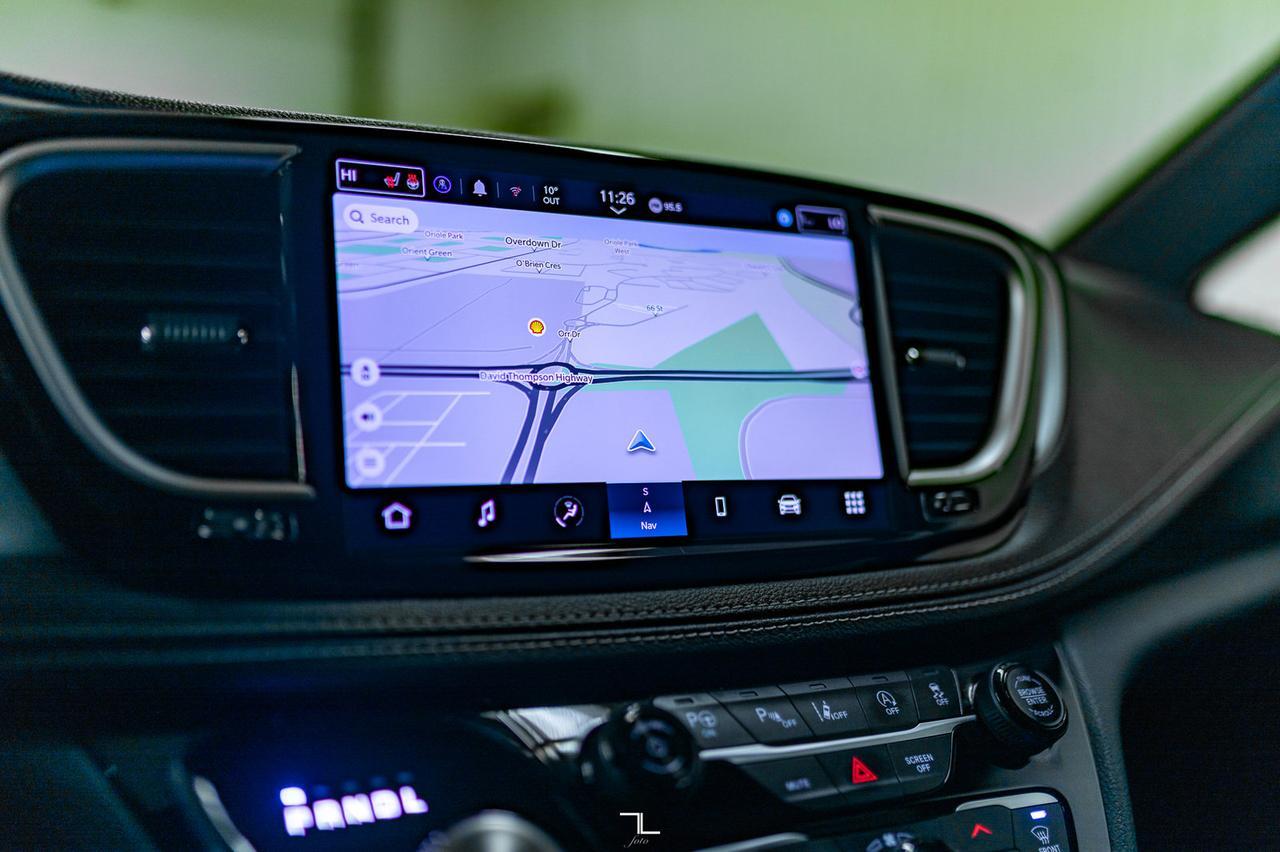 2022 Chrysler Pacifica Touring L Leather Nav DVD BCam Red Deer AB