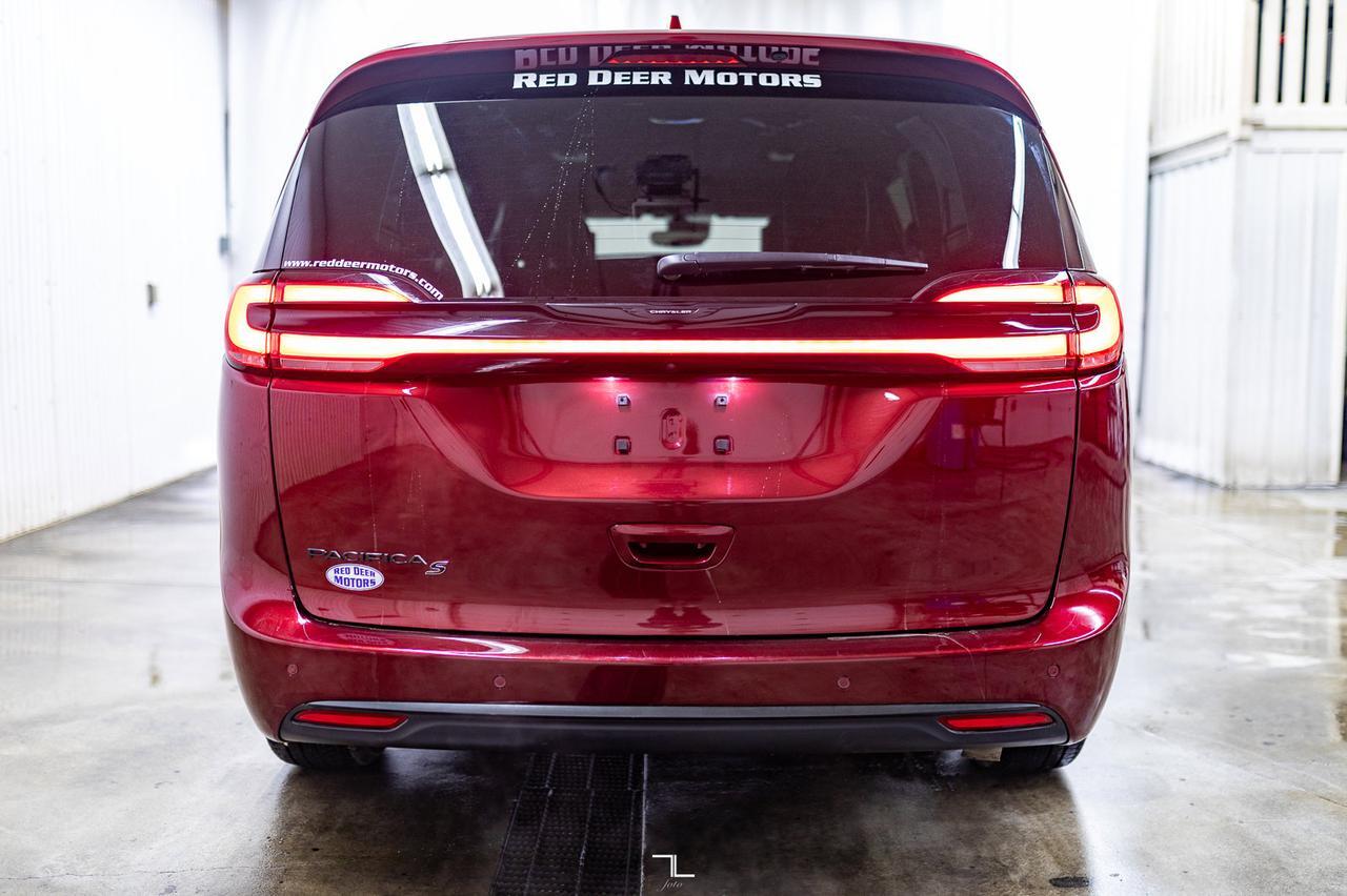 2022 Chrysler Pacifica Touring L Leather Nav DVD BCam Red Deer AB
