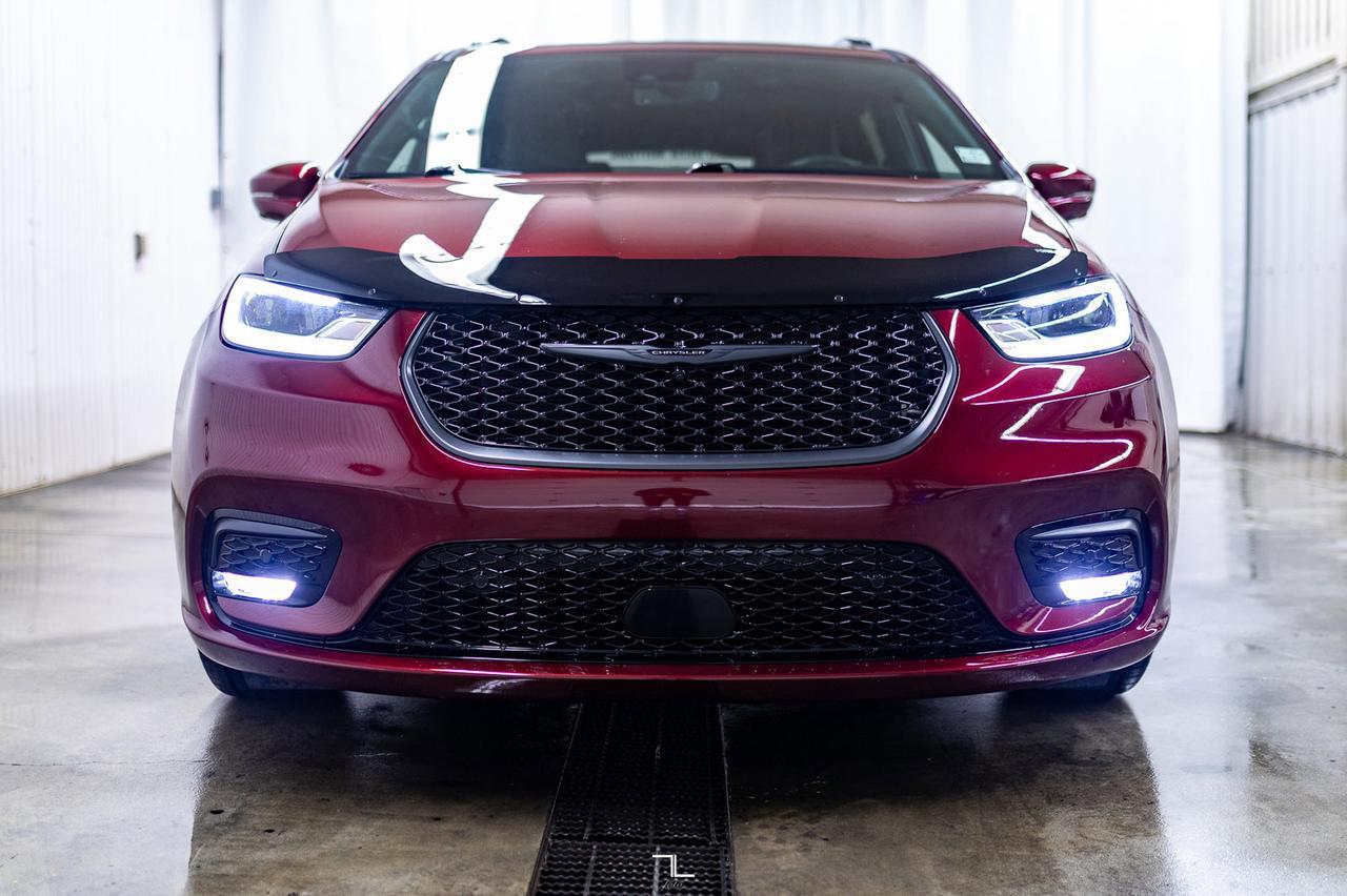 2022 Chrysler Pacifica Touring L Leather Nav DVD BCam Red Deer AB