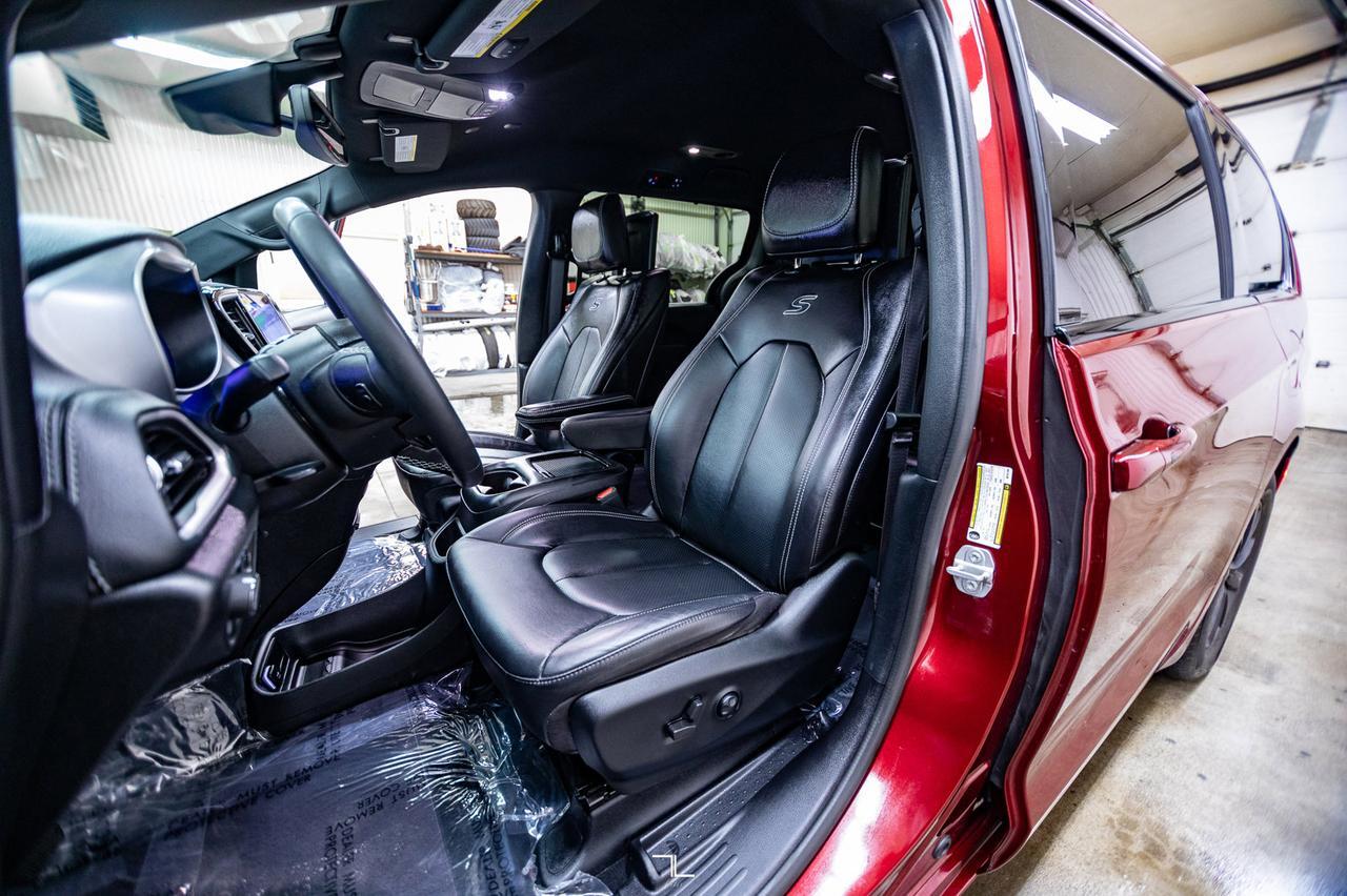 2022 Chrysler Pacifica Touring L Leather Nav DVD BCam Red Deer AB