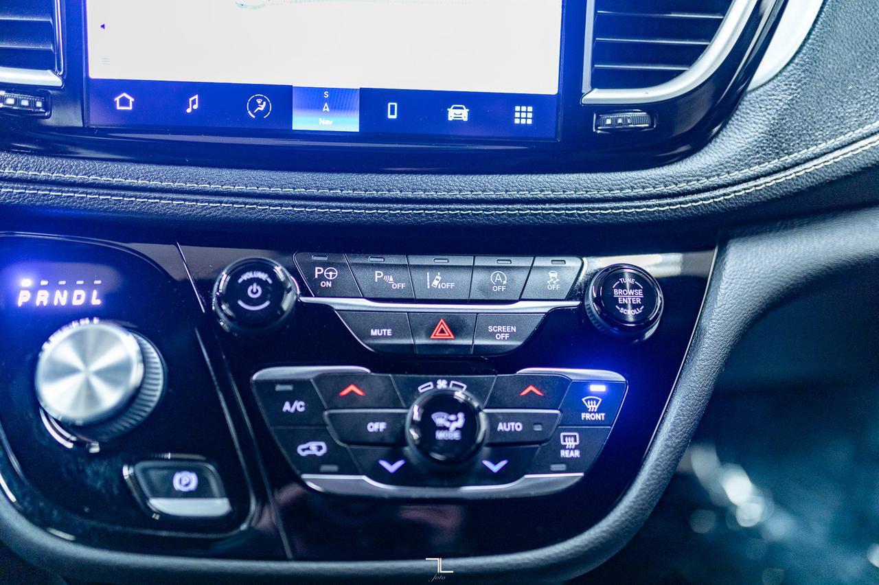 2022 Chrysler Pacifica Touring L Leather Nav DVD BCam Red Deer AB