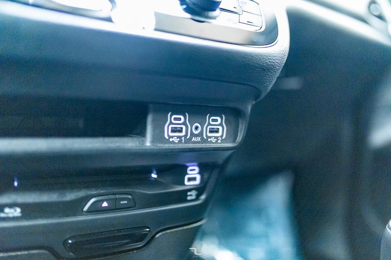 2022 Chrysler Pacifica Touring L Leather Nav DVD BCam Red Deer AB