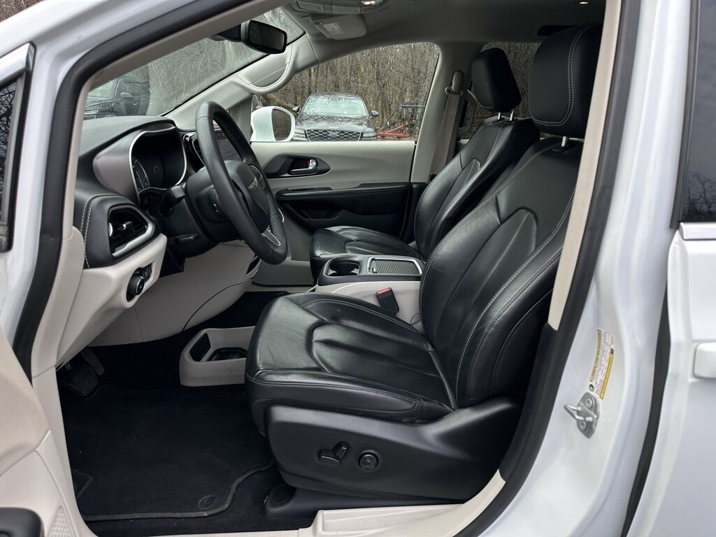 2022 Chrysler Pacifica Touring L San Clemente CA