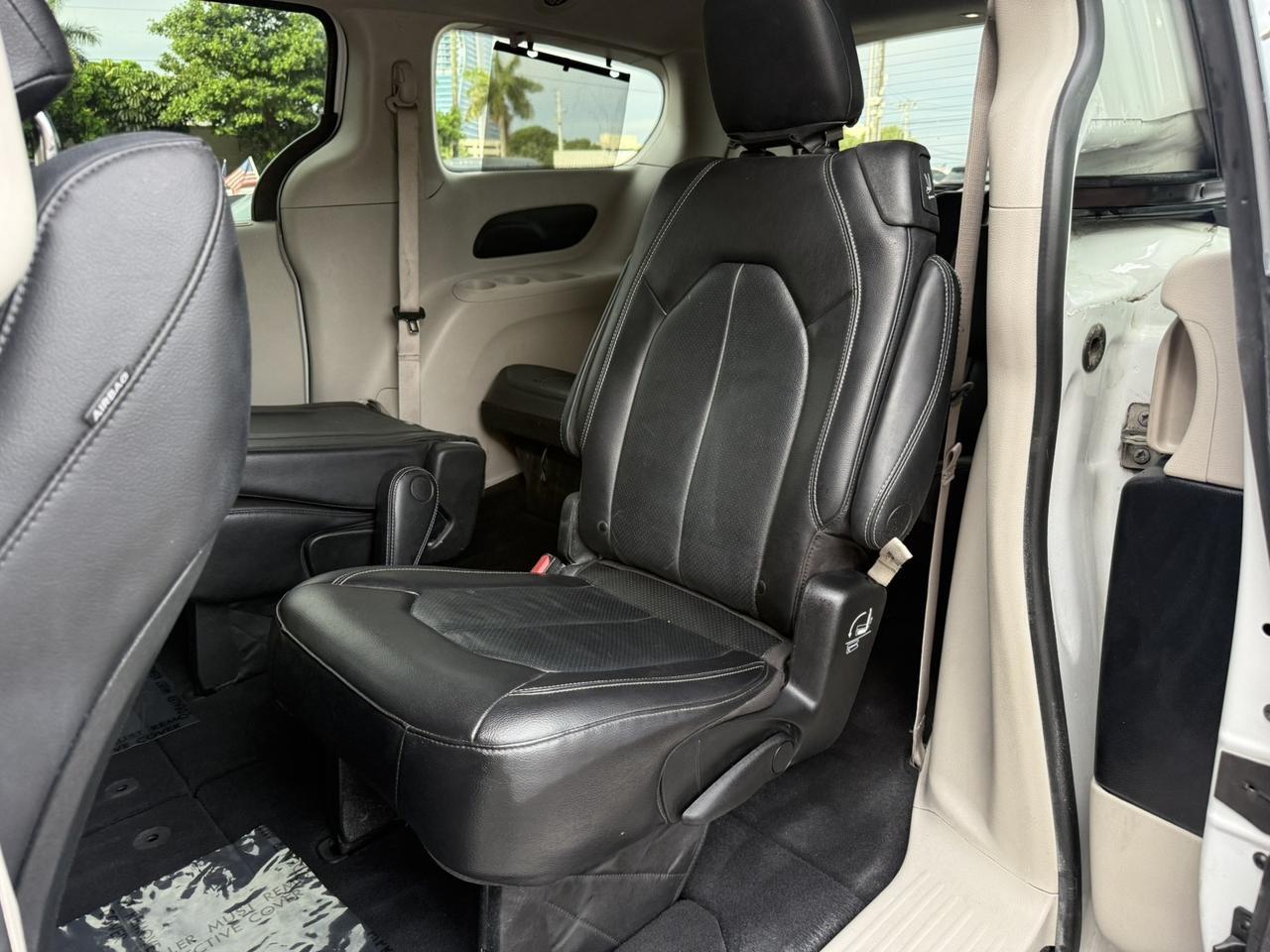 2022 Chrysler Pacifica Touring L Miami FL