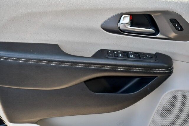 2022 Chrysler Pacifica Touring L Miami Gardens FL