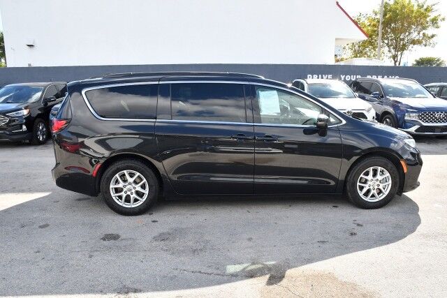 2022 Chrysler Pacifica Touring L Miami Gardens FL