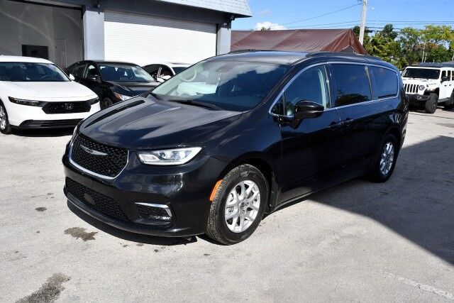 2022 Chrysler Pacifica Touring L Miami Gardens FL