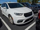 2022 Chrysler Pacifica Touring L Oshkosh WI