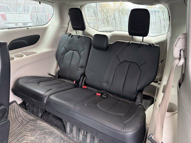 2022 Chrysler Pacifica Touring L Pine River MN
