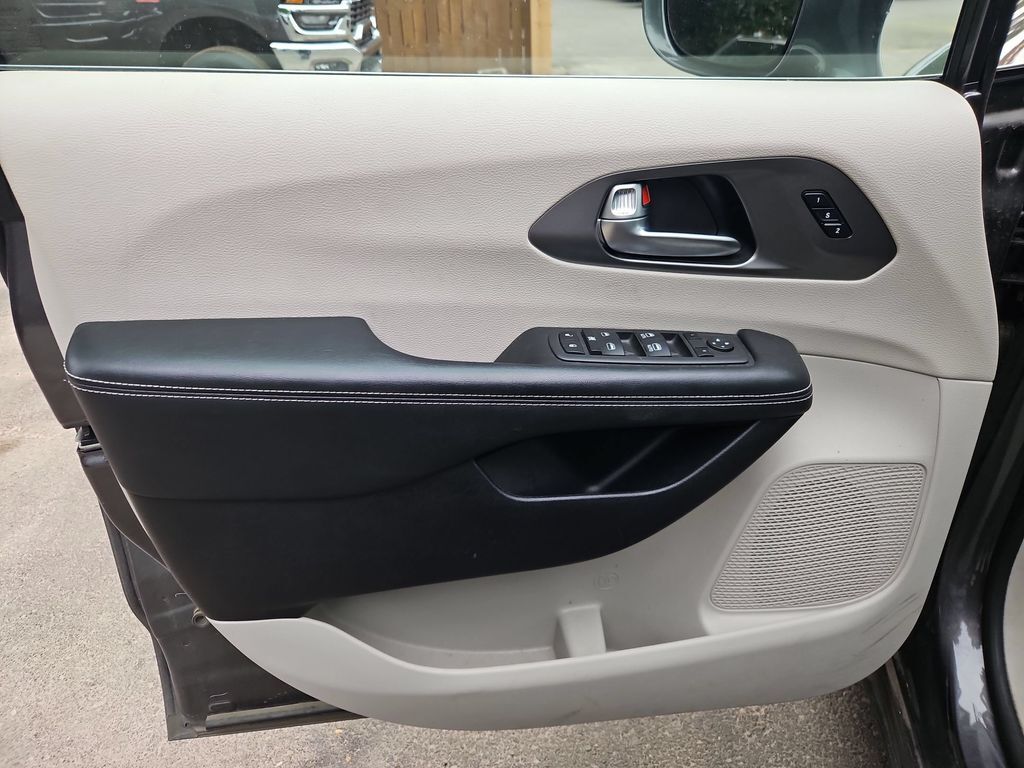 2022 Chrysler Pacifica Touring L Gresham OR