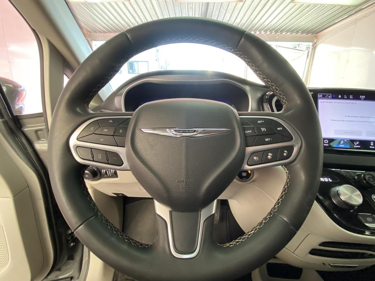 2022 Chrysler Pacifica Touring L Richmond Hill NY