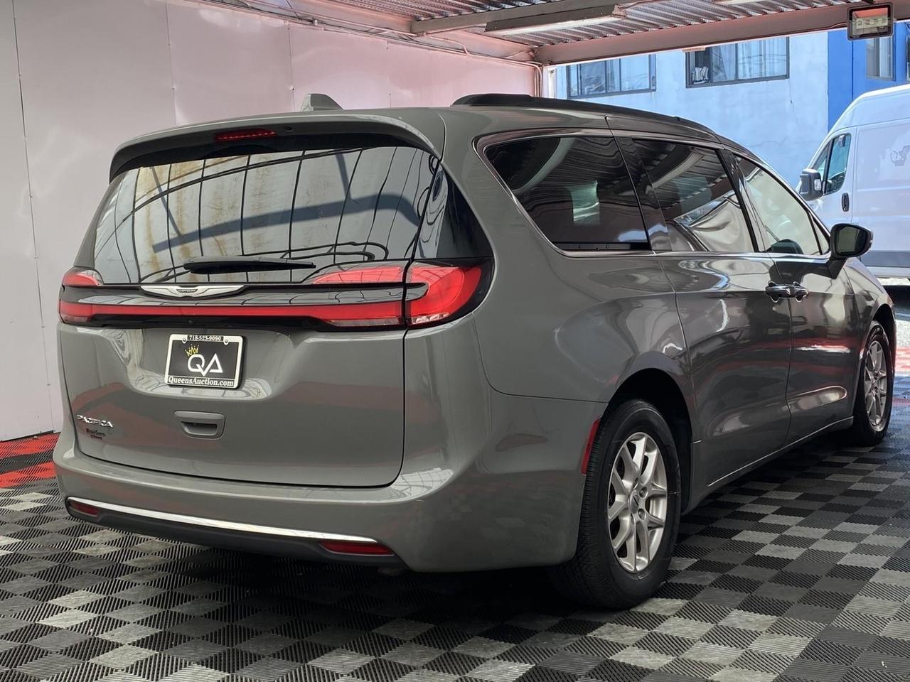 2022 Chrysler Pacifica Touring L Richmond Hill NY