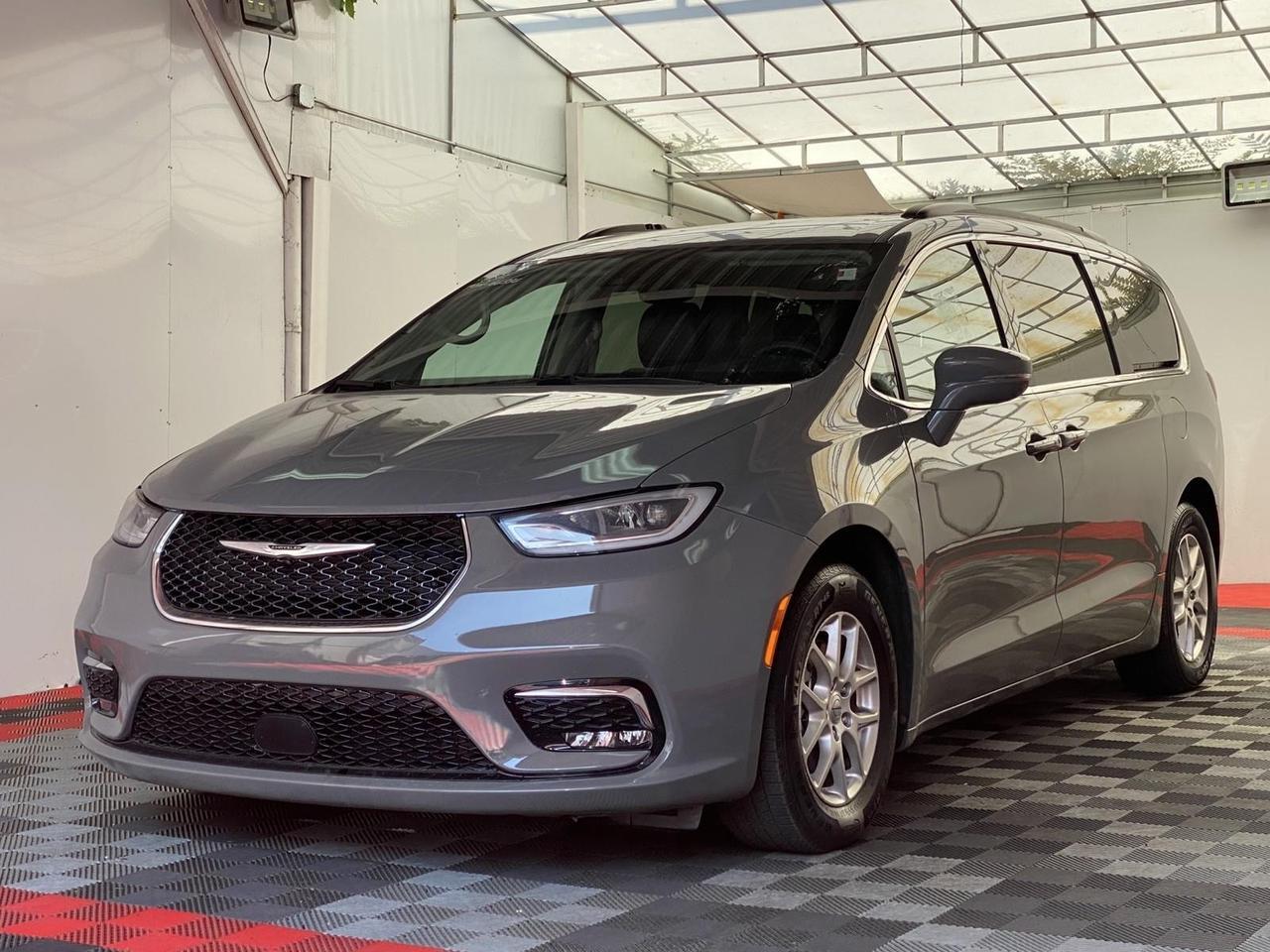2022 Chrysler Pacifica Touring L Richmond Hill NY