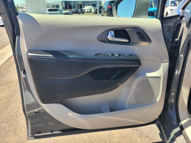 2022 Chrysler Pacifica Touring L Roseville CA