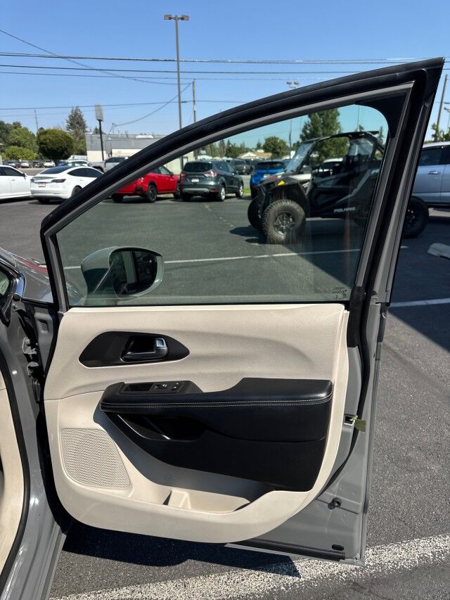 2022 Chrysler Pacifica Touring L Spokane Valley WA