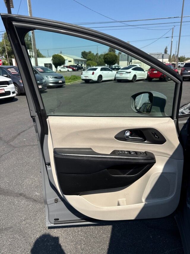 2022 Chrysler Pacifica Touring L Spokane Valley WA