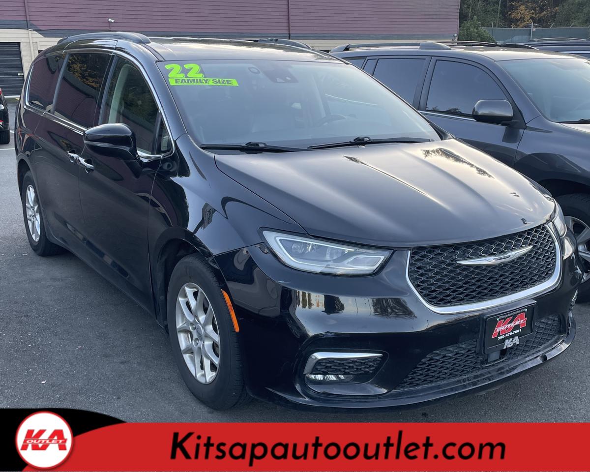 2022 Chrysler Pacifica Touring L Van 4D