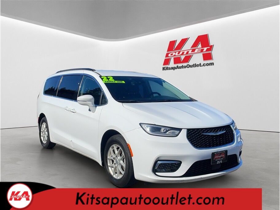 2022 Chrysler Pacifica Touring L Van 4D