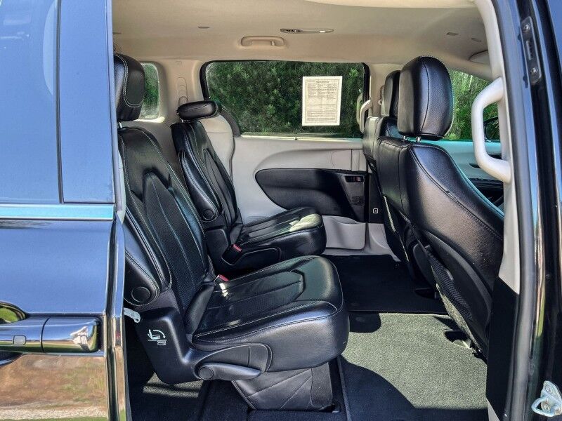2022 Chrysler Pacifica Touring L Wilmington NC