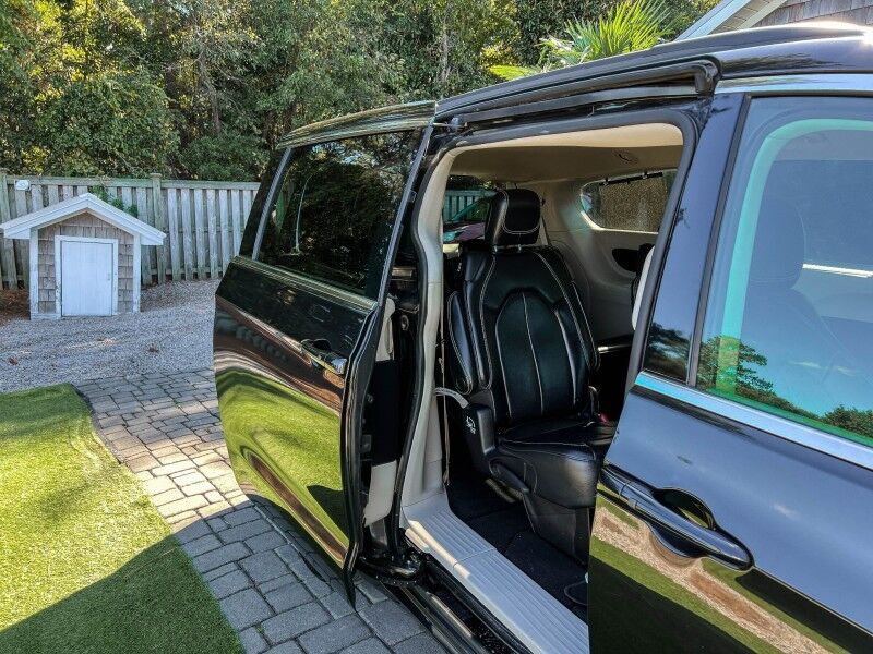 2022 Chrysler Pacifica Touring L Wilmington NC