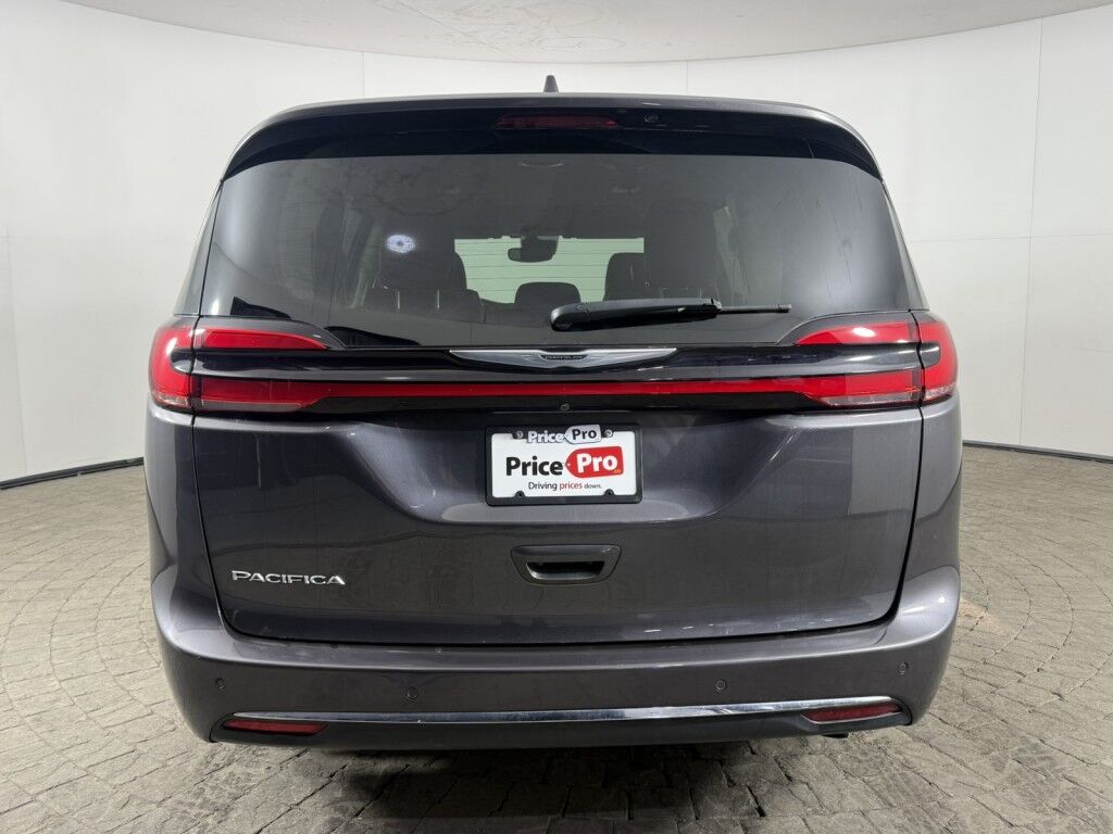 2022 Chrysler Pacifica Touring L w/Navigation & Theater Family Group Maumee OH