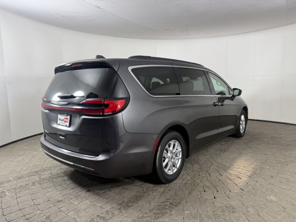 2022 Chrysler Pacifica Touring L w/Navigation & Theater Family Group Maumee OH
