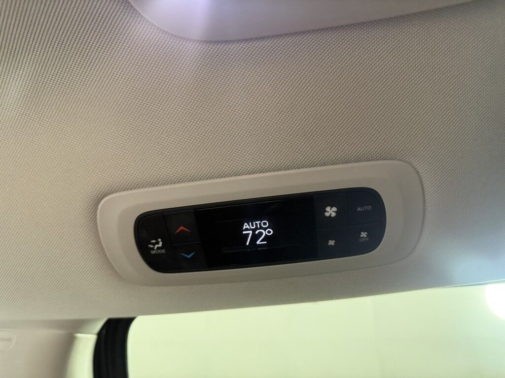 2022 Chrysler Pacifica Touring L w/Navigation & Theater Family Group Maumee OH