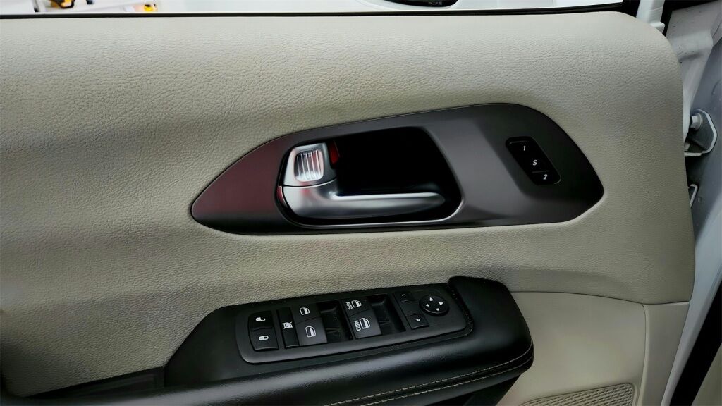 2022 Chrysler Pacifica Touring L Laurel MD