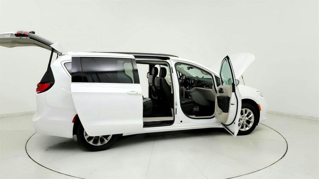 2022 Chrysler Pacifica Touring L Laurel MD