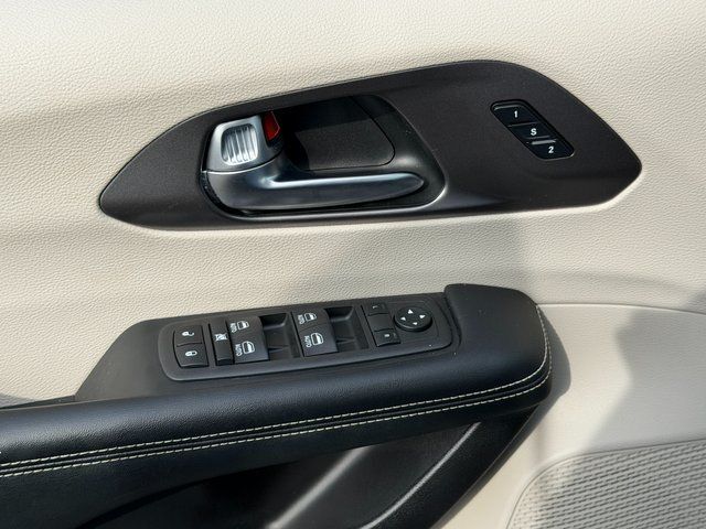 2022 Chrysler Pacifica Touring L Springfield VA