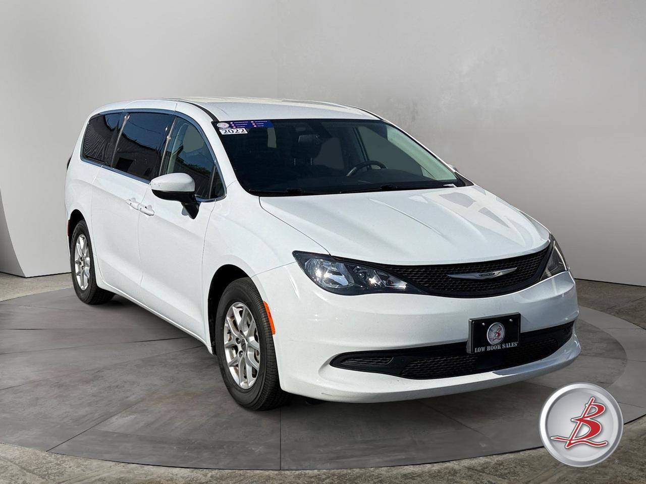 2022 Chrysler VOYAGER LX