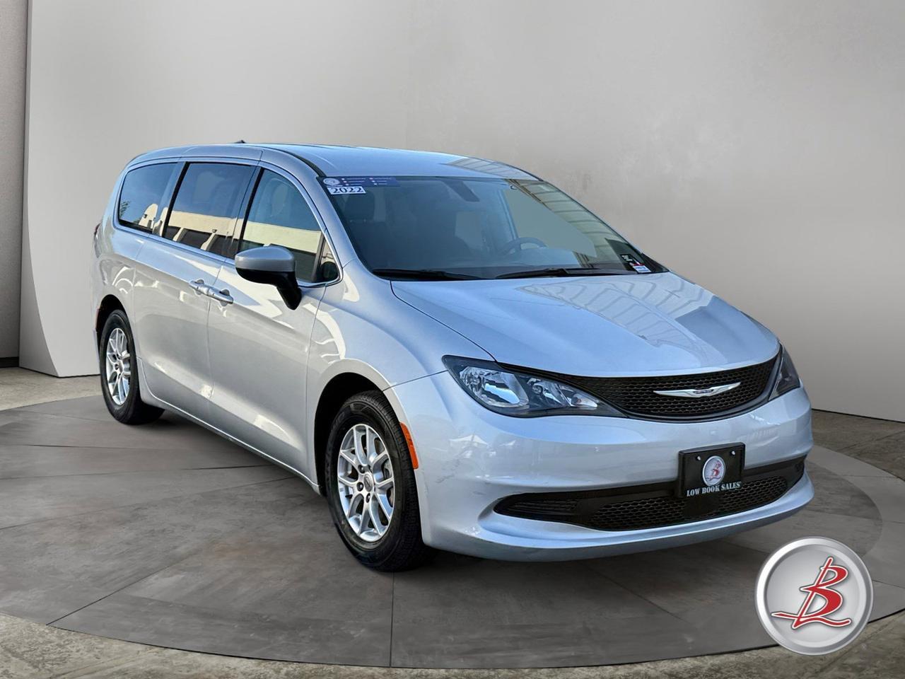 2022 Chrysler VOYAGER LX