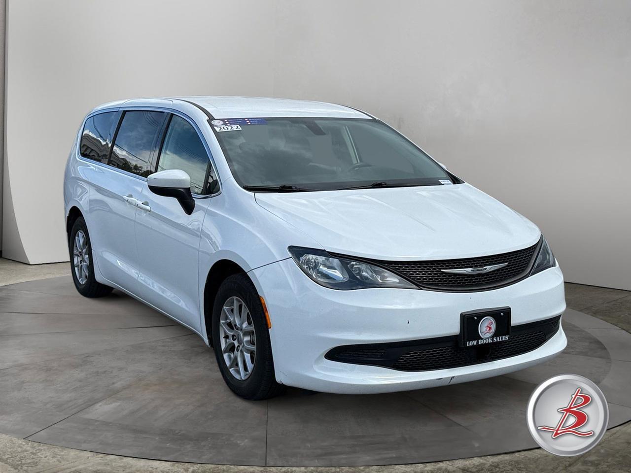 2022 Chrysler VOYAGER LX