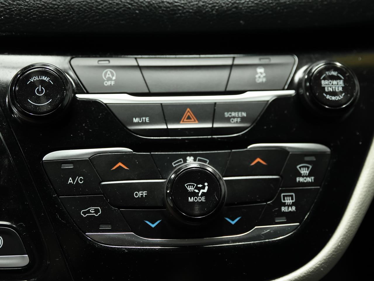 2022 Chrysler Voyager LX 7-Passenger Cranberry PA