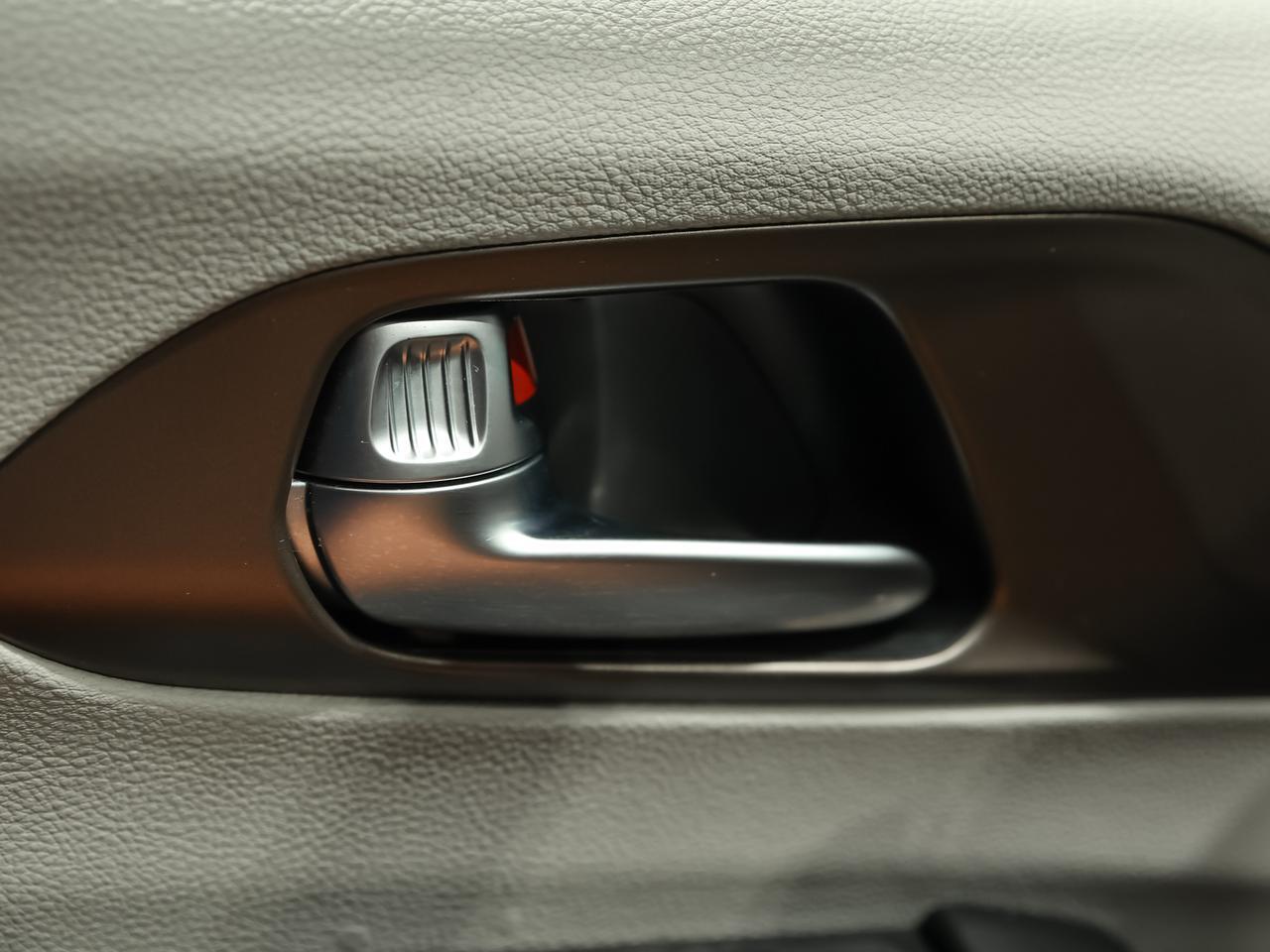 2022 Chrysler Voyager LX 7-Passenger Cranberry PA