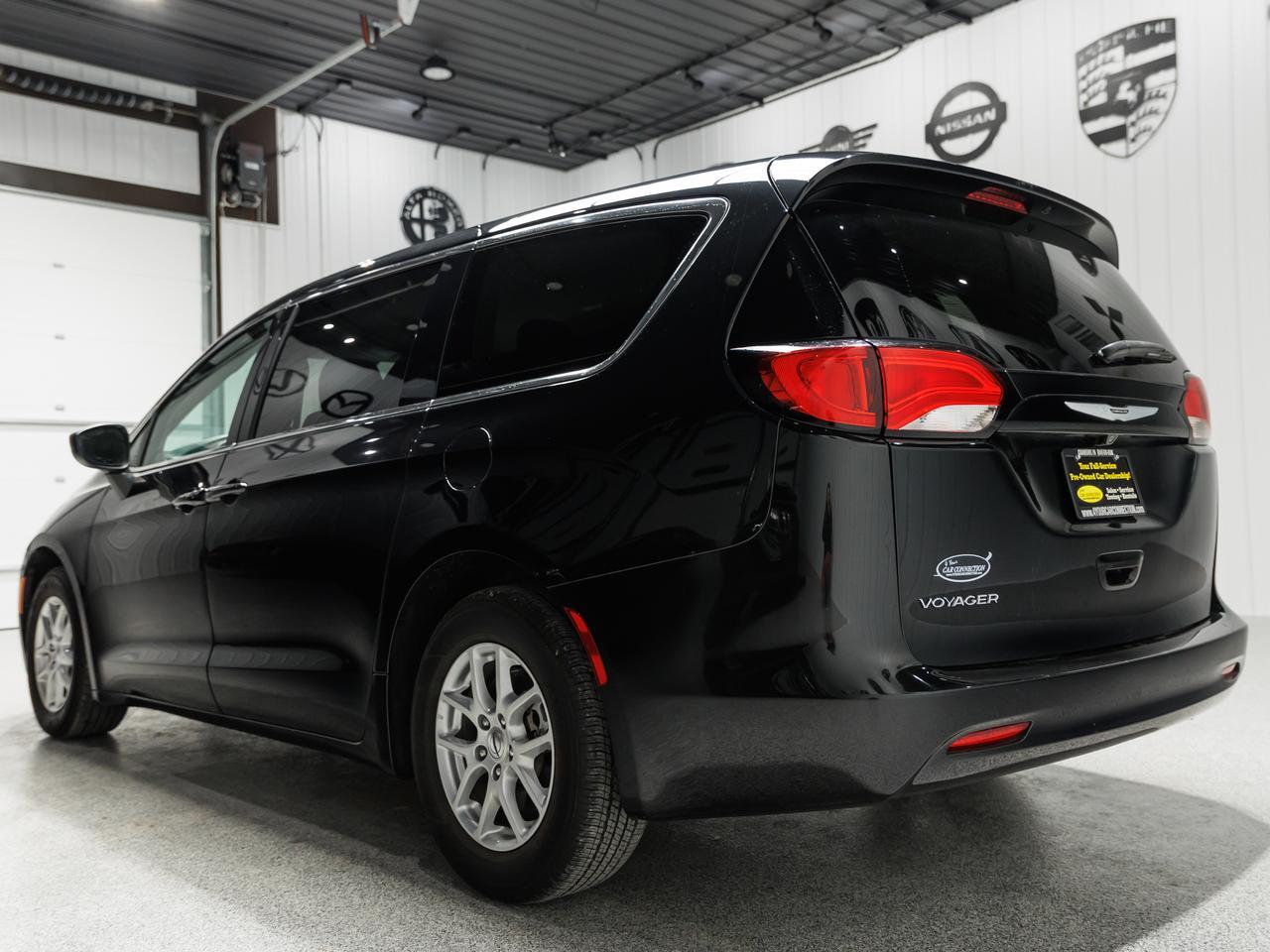 2022 Chrysler Voyager LX 7-Passenger Cranberry PA