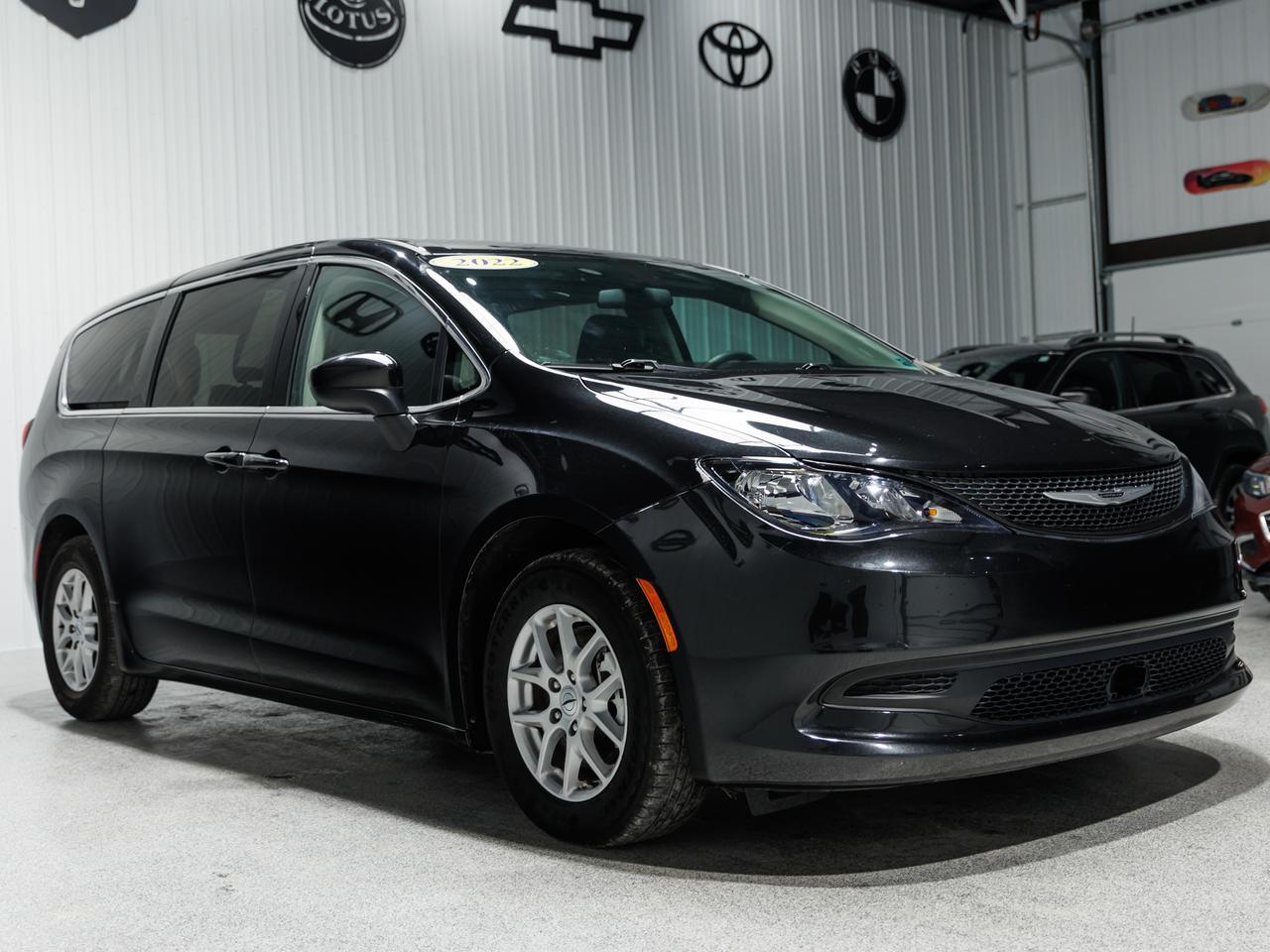 2022 Chrysler Voyager LX 7-Passenger