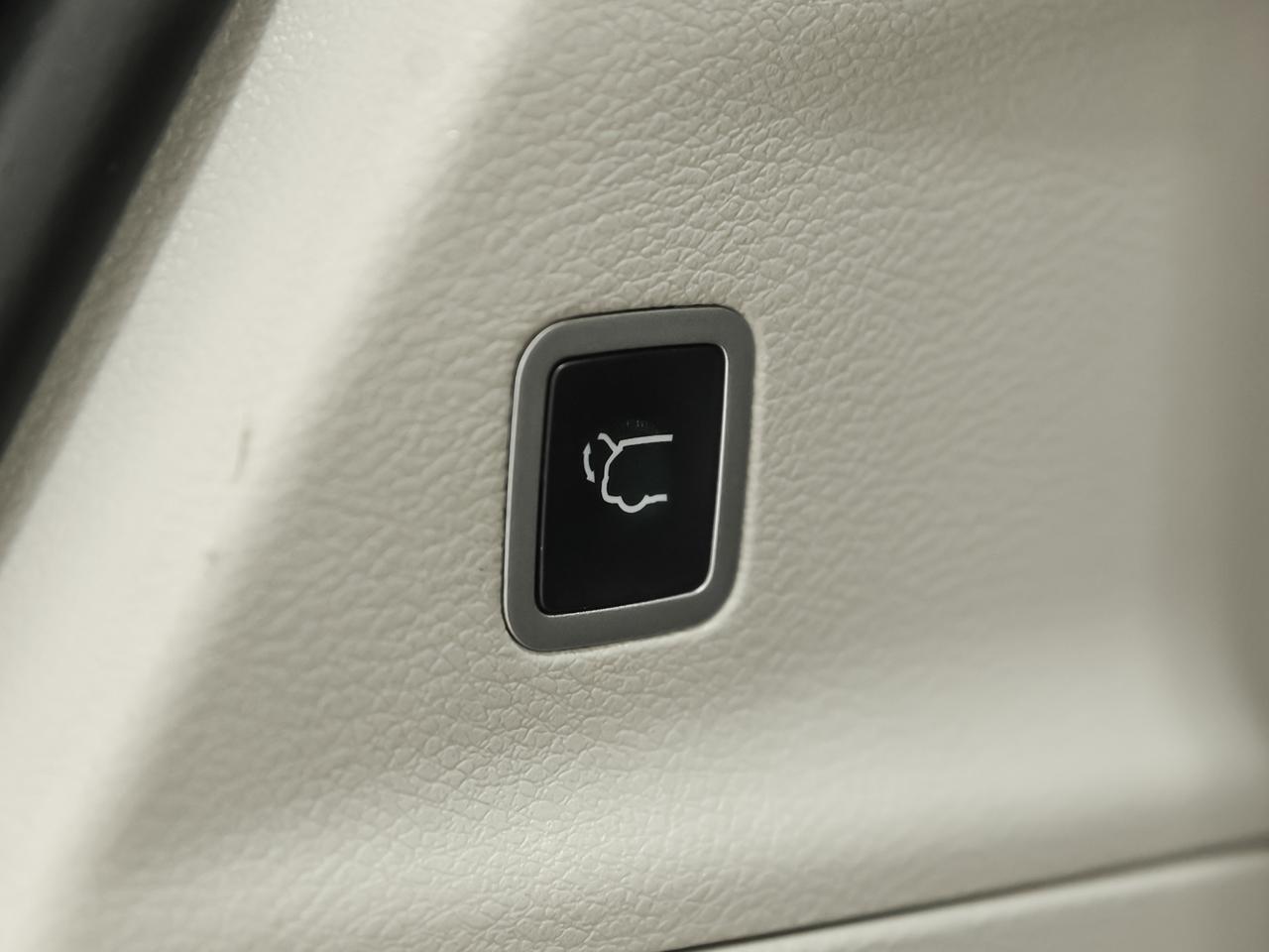 2022 Chrysler Voyager LX 7-Passenger Cranberry PA