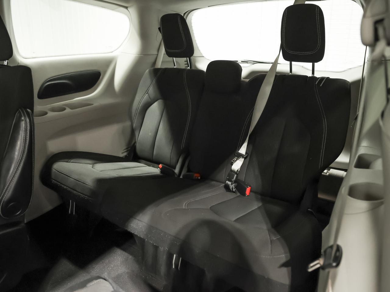 2022 Chrysler Voyager LX 7-Passenger Cranberry PA