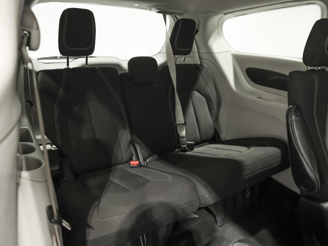 2022 Chrysler Voyager LX 7-Passenger Cranberry PA