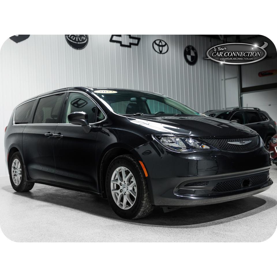 2022 Chrysler Voyager LX 7-Passenger Cranberry PA