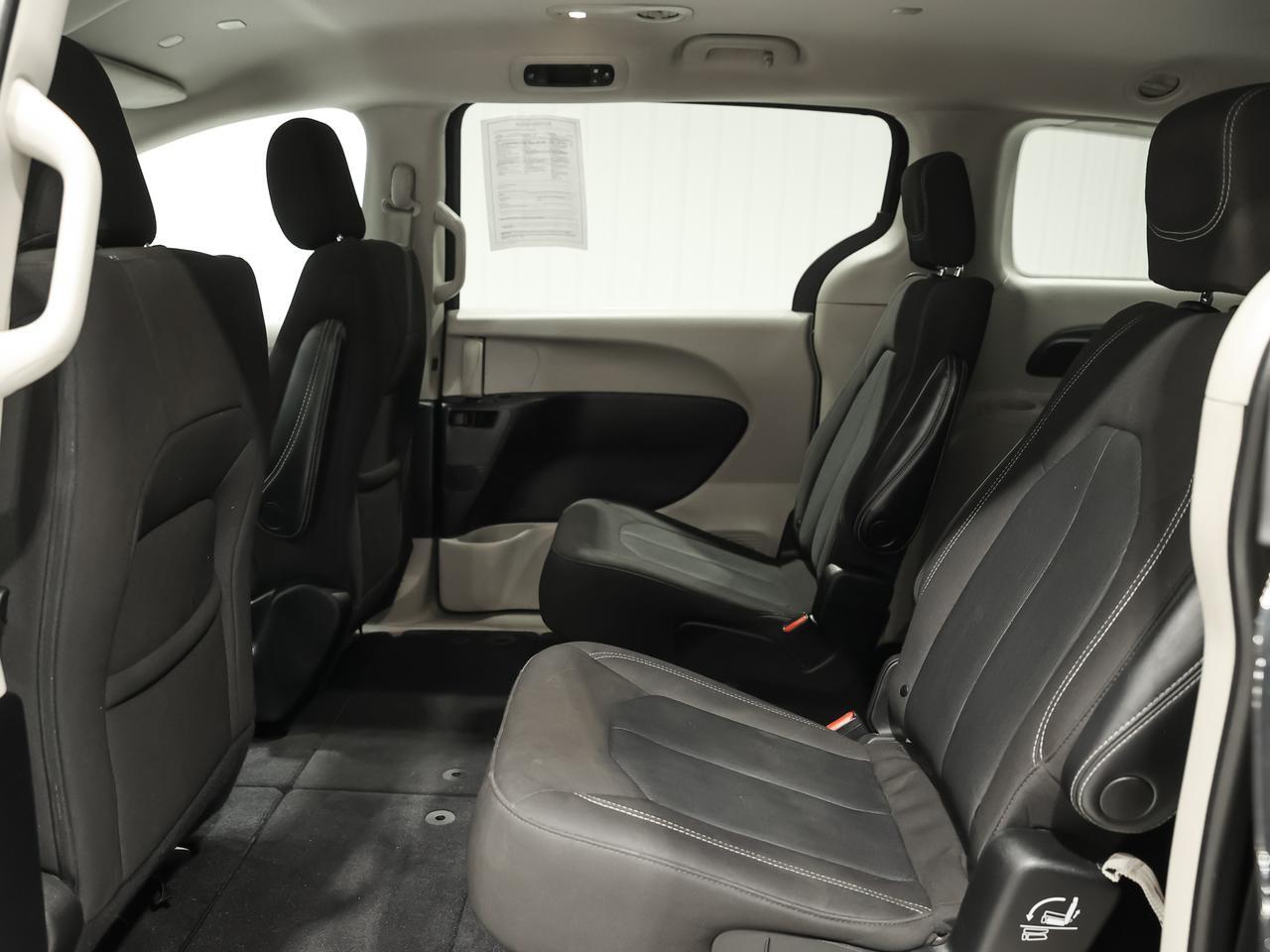 2022 Chrysler Voyager LX 7-Passenger Cranberry PA