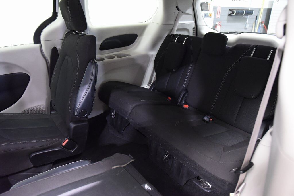 2022 Chrysler Voyager LX Akron