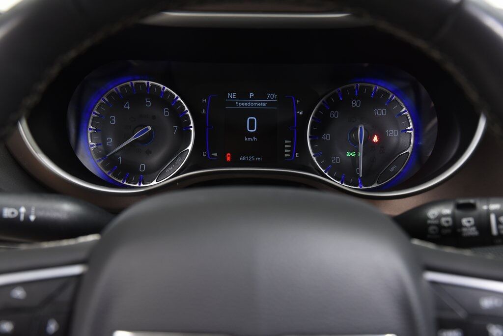 2022 Chrysler Voyager LX Akron