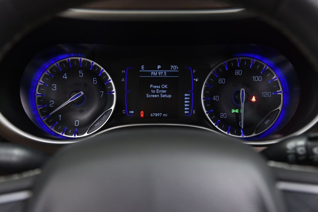 2022 Chrysler Voyager LX Akron OH