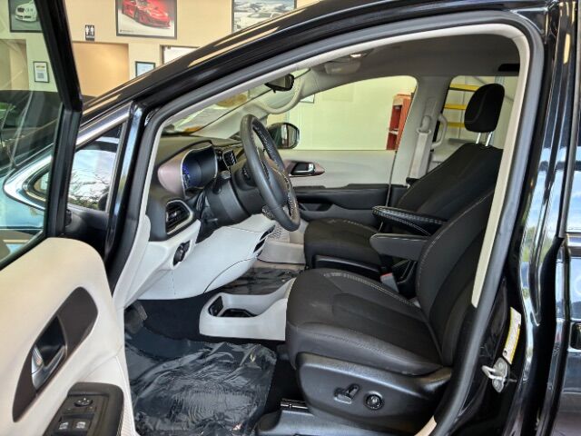 2022 Chrysler Voyager LX Charlotte NC
