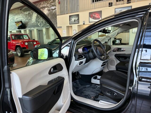 2022 Chrysler Voyager LX Charlotte NC