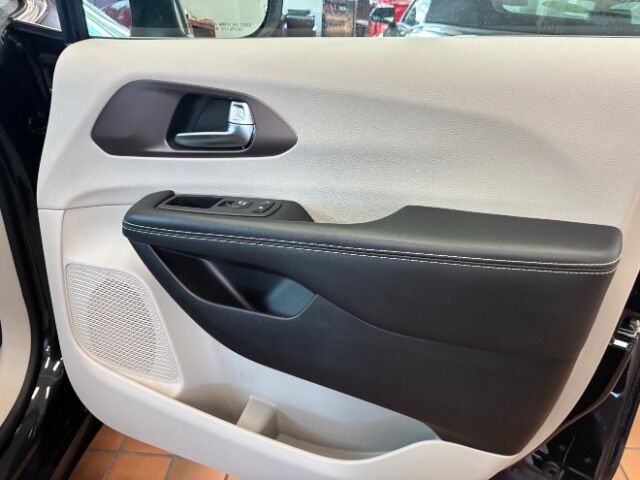 2022 Chrysler Voyager LX Charlotte NC